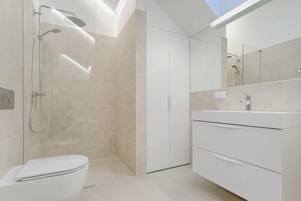 Nosotros 1 Hattis empresa de construcción y reformas en Bilbao-reforma a baño